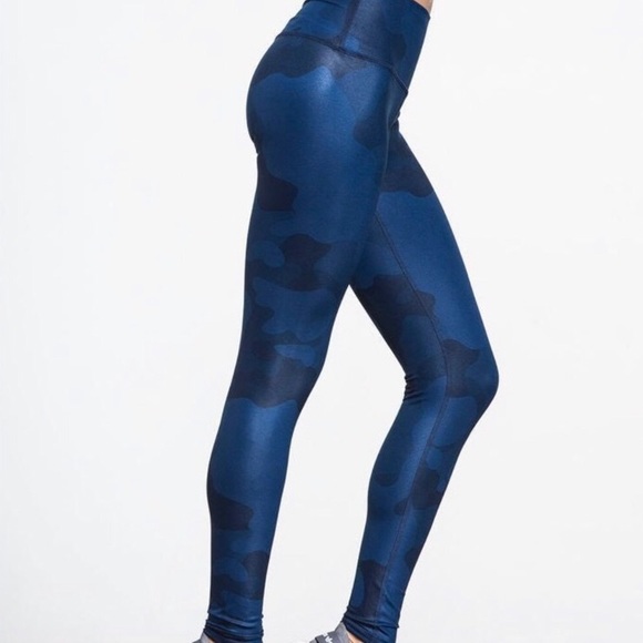 Alo Yoga Camo Leggings 